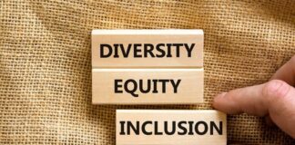 ۱۰ شرکت تراز اول داروسازی در جهان از نظر تلاش در جهت تنوع نژادی، برابری حقوق زن و مرد و استخدام معلولین و اقلیتها