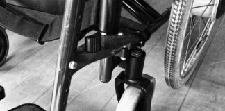 ویلچرهای پیشگامانه با کنترل ذهن به بیماران فلج برای عبور از موانع کمک میکند