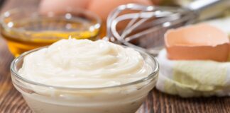 از فواید و مضرات سس مایونز بیشتر بدانیم