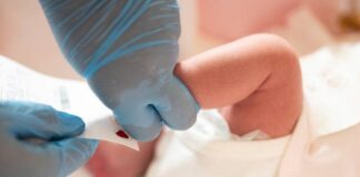 کمبود و گرانی تجهیزات نمونهگیری از پاشنه پا نوزادان