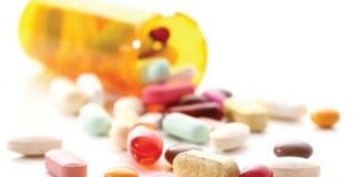 عیناللهی علاوه بر کرونا، مافیای دارو و درمان را مهار کرد