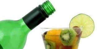 سندروم جنینی الکل (FAS) ممکن است با پدر مشروبخوار قبل از بارداری مرتبط باشد