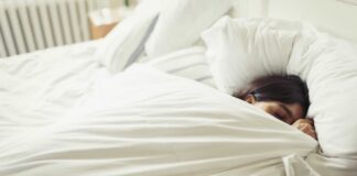 مراقب عوارض چرتزدنهای طولانی در طول روز باشید