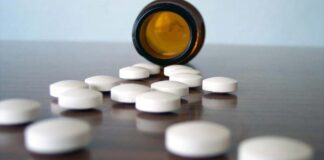 توزیع متادون در مراکز درمان، نه داروخانهها