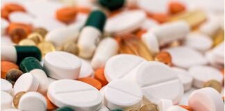 پزشکان: شرکتهای داروسازی ساخت داروهای ژنریک را متوقف کردهاند و اکنون بیماران سرطانی در آمریکا نمیتوانند داروهایشان را دریافت کنند