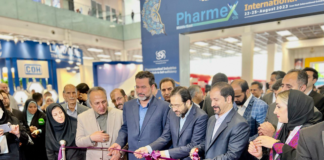 بریدن روبان بنفش در پنجمین نمایشگاه فارمکس