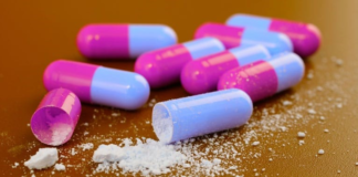 اسحاقی: تخصیص ارز واردات مواد اولیه دارو اولویت وزارت اقتصاد باشد