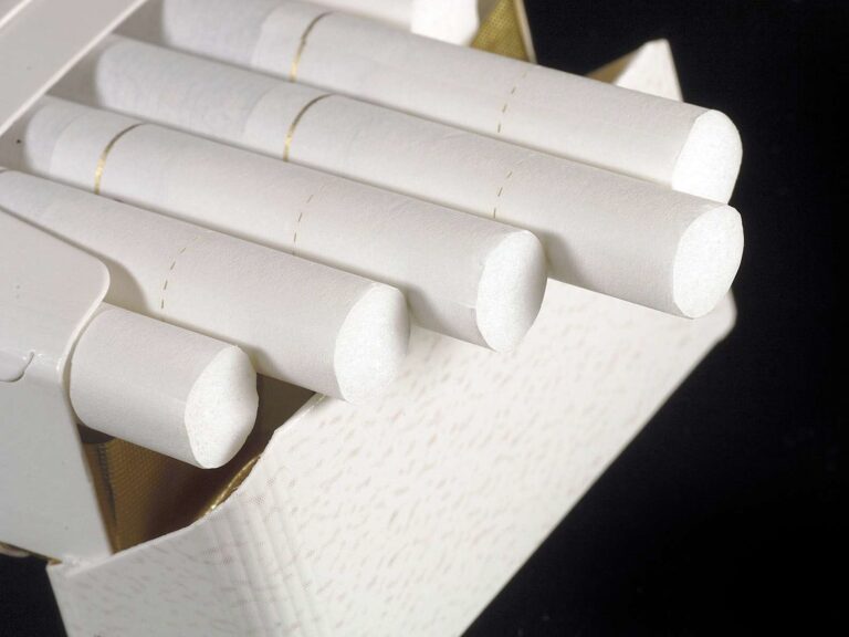 بیش از نیمی از سیگار مصرفی کشور خارجی است بیش از نیمی از سیگار مصرفی کشور خارجی است