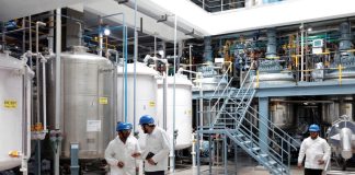 تولیدکنندگان داروهای هندی از علاقه شرکتهای داروسازی به منابعی فراتر از چین سود میبرند