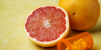 از عوارض مصرف دارو و گریپ فروت چه میدانیم؟