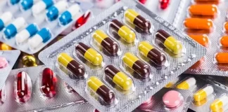 مشکلات بودجهای دارویار و افزایش بدهی بیمهها به داروخانهها