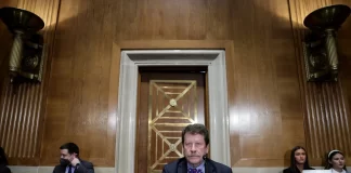 دفاع رئیس FDA از کار خود در زمینه چاقی و صنعت غذا در برابر مجلس سنا