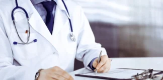 سالانه حدود ۴۰۰ هزار نفر بهدلیل هزینههای سلامت فقیرتر میشوند