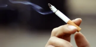 مکاتبه وزیر بهداشت برای ممنوعیت نمایش دخانیات در شبکه نمایش خانگی