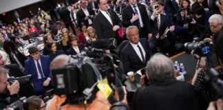 وزیر بهداشت پیشنهادیِ آمریکا در جلسه استماع سنای آمریکا مورد حمله قرار گرفت