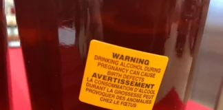 سازمان جهانی بهداشت خواستار درج برچسبهای هشداردهنده سرطان روی نوشیدنیهای الکلی به شیوه مواد دخانی شد