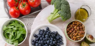 چه مواد غذاییای برای رفع مشکلات روزانۀ سلامتی مصرف کنیم؟