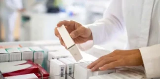 وضعیت پرداخت مطالبات داروخانهها و کمبودهای دارویی