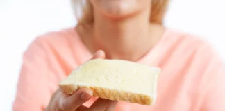 افزایش خطر مرگ در بیماران سرطان روده بزرگ با مصرف نان سفید و غذاهای التهابزا