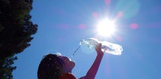 در روزهای گرم مراقب نوشیدن آب یخ باشید