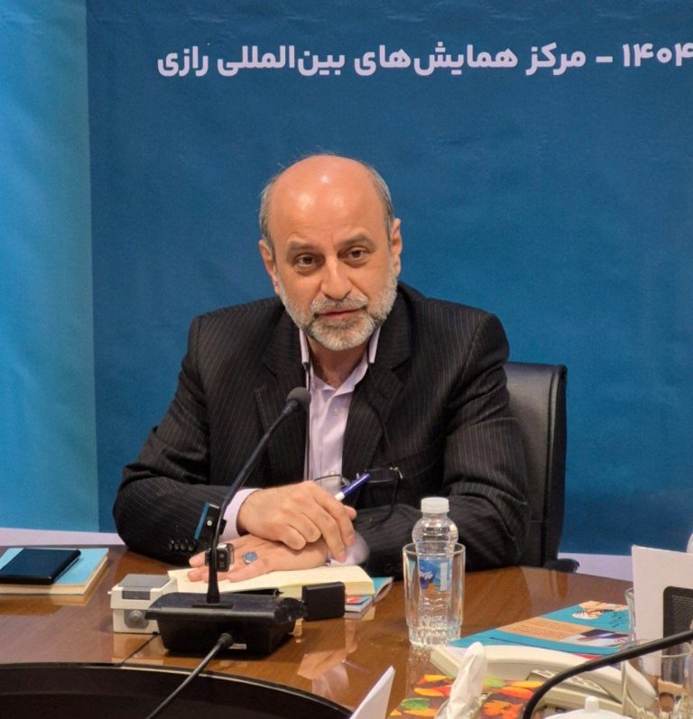 انتقال بودجه طرح دارویار به بخش عمومی، راهکار اساسی رفع مشکلات مالی حوزه داروسازی