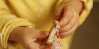 وزوز گوش/ هفت عامل شایع یک علامت آزاردهنده شنوایی